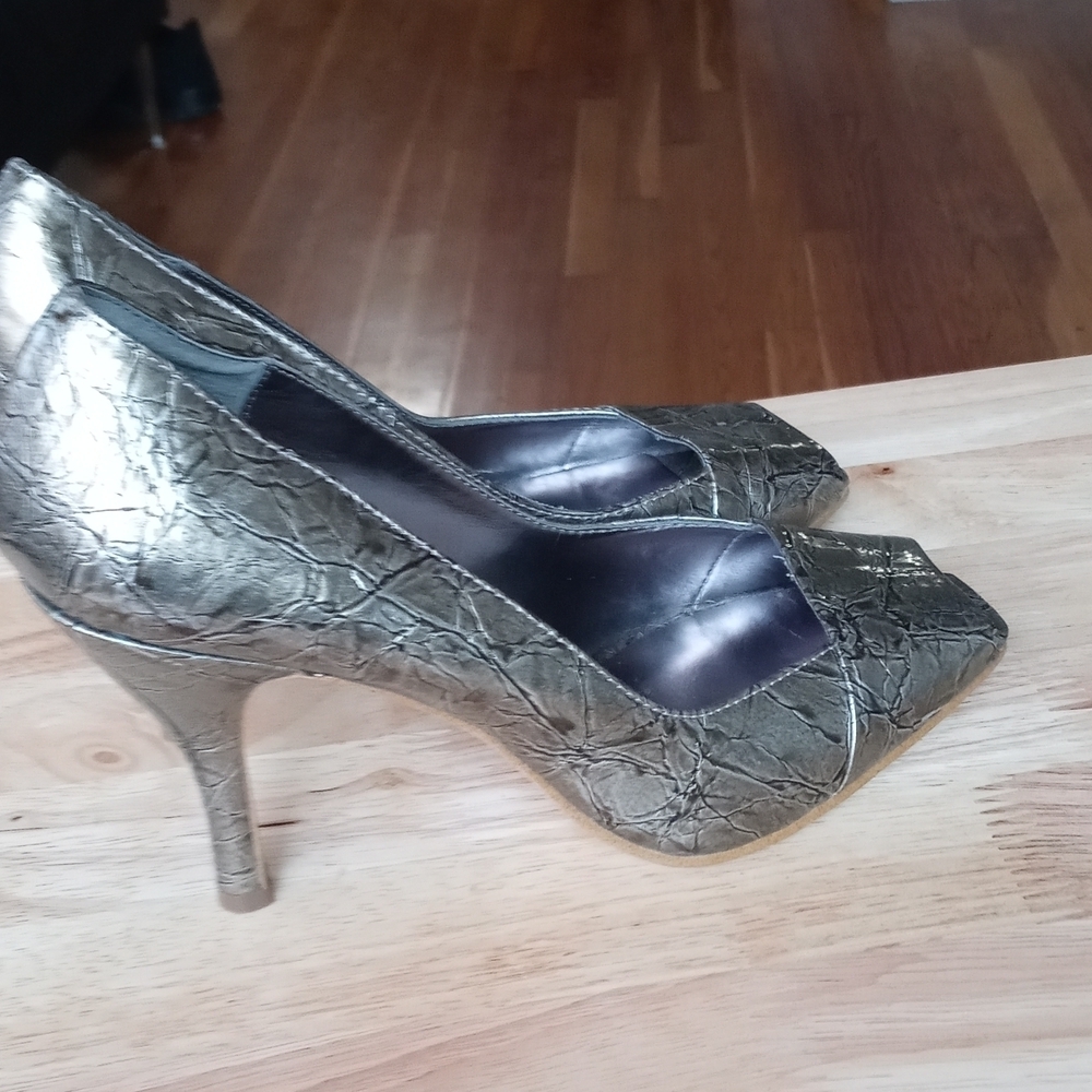 Women heels ๐